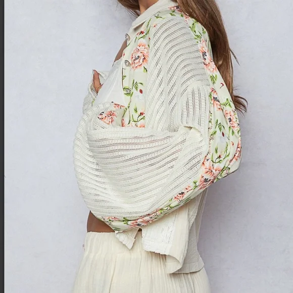 Summer Clearout 🩷🩷 Floral Patchwork & lace Top - Picture 3 of 4